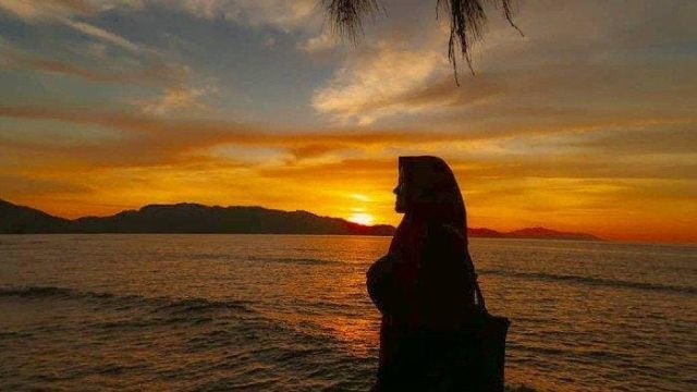 Mengapa Senja Selalu Membuat Kita Merenung? | Sumber gambar Tribunnews.com