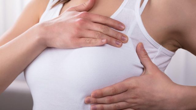 Cara Efektif Mengatasi Nyeri Payudara Saat Menstruasi: Tips Aman dan Terbukti | Sumber gambar Fimela.com