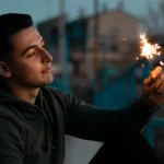 Kumpulan kata-kata sad boy galau dan patah hati yang cocok jadi caption media sosial. Ungkapkan perasaanmu dengan kalimat yang penuh makna.