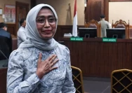 Terdakwa kasus dugaan korupsi di PT ASDP Ira Puspadewi berjalan usai menjalani sidang dengan agenda pembacaan vonis di Pengadilan Tipikor (Dok. Antara Foto)