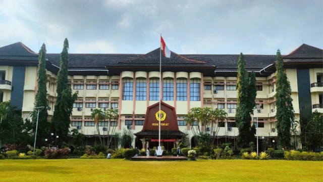 Gedung Rektorat Unram (Dok. unram.space)