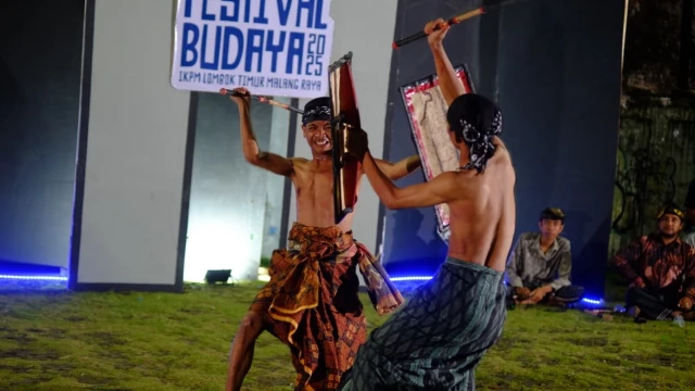 Pagelaran Peresean pada Acara HUT IKPM Lombok Timur Malang Raya yang ke-7