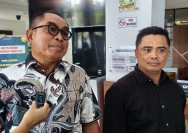 Anggota DPRD NTB Sudirsah (kiri) dan M Akri memberikan keterangan terkait pemeriksaannya di kantor Kejati NTB (Dok. Lombokpos)