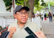 Plt Kepala Disnakertrans NTB Muslim. (Dok. Lombok Post)