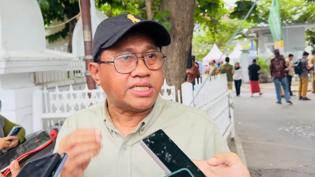 Plt Kepala Disnakertrans NTB Muslim. (Dok. Lombok Post)