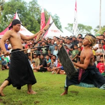 Mengenal Tradisi Presean Suku Sasak Lombok (Dok. Indonesia Kaya)