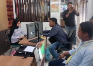 Perwakilan pemuda dan masyarakat Dusun Timbagerah, Desa Pringgasela Selatan, Kecamatan Pringgasela, resmi melayangkan laporan ke Kejaksaan Negeri Lombok Timur (Dok. Gledeknews)