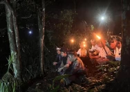 Suasana ritual Bejambek di Desa Aik Bual yang dijalani warga secara khidmat