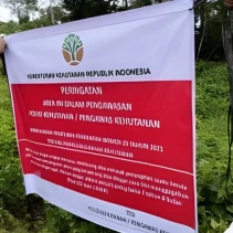 Pemasangan peringatan bahwa wilayah hutan Tambora, khususnya di RTK 53 kini diawasi secara intens oleh pihak pengawas kehutanan