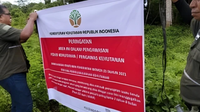 Pemasangan peringatan bahwa wilayah hutan Tambora, khususnya di RTK 53 kini diawasi secara intens oleh pihak pengawas kehutanan