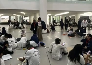 Suasana pembuatan prototipe oleh peserta Sahya Vidya Nusantara pada hari kedua LPB Nasional 2025 di UMN.