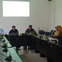 Komisi III DPRD Kabupaten Lombok Timur menggelar rapat koordinasi bersama Dinas Koperasi dan UMKM