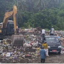Suasana TPA Ijobalit, Kabupaten Lombok Timur. Melihat perkembangan jumlah sampah yang terus bertambah setiap harinya, dikhawatirkan TPA Ijobalit akan cepat mengalami overload