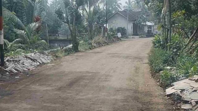Perbaikan Jalan di Lombok Timur