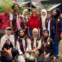 Mahasiswa KKN PMD Unram Desa Sembalun Lawang foto bersama usai pengenalan produk KABURI