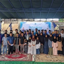 Rinjani Foundation menggelar rangkaian kegiatan sosial dalam momentum bulan suci Ramadan dengan tema "Merajut Asa, Kita Bangun Kesalehan Sosial"
