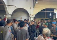 Pedagang hadang eksekusi aparat gabungan di Taman Narmada