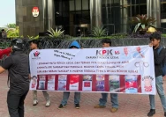 Korps Muda Madura Bersatu (KMMB) saat aksi di depan gedung KPK (Dok. Istimewa)