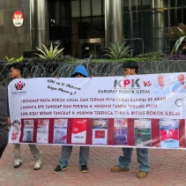 Korps Muda Madura Bersatu (KMMB) saat aksi di depan gedung KPK (Dok. Istimewa)