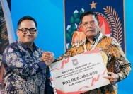 Bupati Lombok Timur menerima penghargaan creative financing regional 2026 (doc.istimewa)