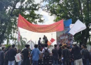 Peringatan Hari Pendidikan Nasional (Hardiknas) di Kota Mataram yang digelar oleh Aliansi Mahasiswa dan Rakyat NTB