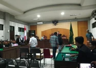 Sidang lanjutan kasus dugaan gratifikasi anggota DPRD NTB di Pengadilan Tipikor pada Pengadilan Negeri Mataram. Tiga terdakwa kasus tersebut mendapatkan penangguhan penahanan dari majelis hakim