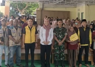 Penyerahan Program BSPS di Lombok Timur oleh DPR RI, Sari Yuliati