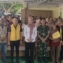 Penyerahan Program BSPS di Lombok Timur oleh DPR RI, Sari Yuliati