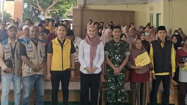 Penyerahan Program BSPS di Lombok Timur oleh DPR RI, Sari Yuliati