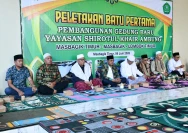 Bupati Lombok Timur H. Haerul Warisin menghadiri acara peletakan batu pertama pembangunan gedung baru Yayasan Shirotul Khair Ambung di Masbagik Timur, Kecamatan Masbagik, Sabtu (6/6). (doc. istimewa)