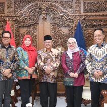 Bupati Lombok Timur bertemu Mendikdasmen membahas revitalisasi sekolah rusak (doc.istimewa)