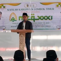 Bupati Lombok Timur H. Haerul Warisin memberikan arahan saat acara pelepasan Kafilah Kabupaten Lombok Timur yang akan mengikuti Musabaqah Tilawatil Quran (MTQ) XXXI Tingkat Provinsi NTB Tahun 2026. (doc. istimewa)