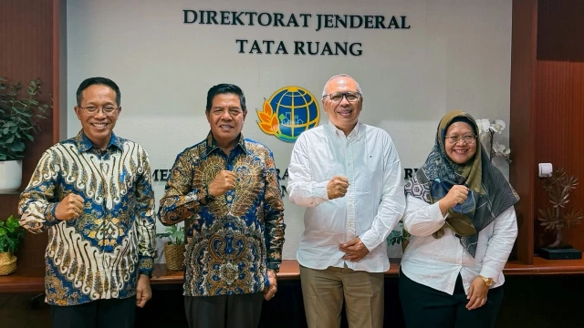 Bupati Lotim konsultasi RDTR dengan Ditjen Tata Ruang. (doc. istimewa)