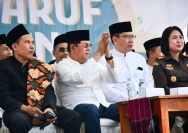 Parade 1.448 Dulang Meriahkan Pembukaan Festival Muharram 1448 H di Lombok Timur