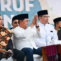 Parade 1.448 Dulang Meriahkan Pembukaan Festival Muharram 1448 H di Lombok Timur