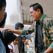 Santunan Anak Yatim M.Baan (doc.istimewa)