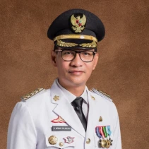 Wali Kota Mataram. H. Mohan Roliskana