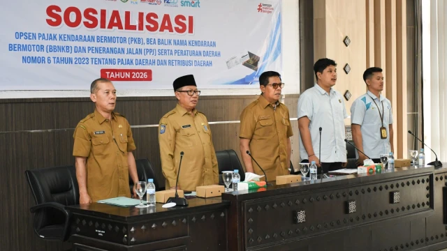 Bupati-membuka-sosialisasi-pajak-daerah-bersama-jajaran-pemerintah-daerah-doc.istimewa