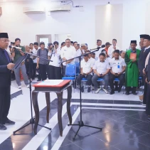 Wali Kota Bima, A Rahman alias Aji Man, melantik istri serta sejumlah anggota keluarganya sebagai pejabat struktural baru (Foto: prokopim.bimakota.go.id)