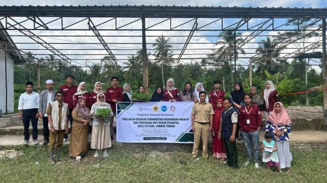 Mahasiswa KKN PMD Unram di Desa Setiling (Dok. Istimewa).