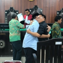 Sidang Kasus Korupsi Lahan Samota Sumbawa, Hakim Vonis Lepas Tim Appraisal dan Bui Mantan Kepala BPN.