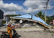 BMKG mencatat 2.119 gempa susulan di Flores hingga 18 Agustus. Warga diminta waspada dan menjauhi bangunan retak akibat gempa