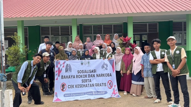 KKP UIN Mataram Kelompok 186 Gelar Sosialisasi Bahaya Rokok, Narkoba, dan Cek Kesehatan Gratis di Ponpes Al-Ikhwan Sesait