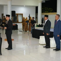 Pelantikam Resmi Eselon II dan III Lotim (doc.istimewa)