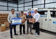 BRI Cabang Praya Serahkan Bantuan bagi Korban Kebakaran Desa Adat Sade (Dok. Istimewa)