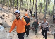 Proses evakuasi mayat yang ditemukan di kawasan Bukit Lendang Luar, Desa Malaka, Kecamatan Pemenang, Kabupaten Lombok Utara (Dok. NTBSatu)