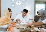 Ilustrasi Buka Puasa Bersama (Dok. Shutterstock.com)